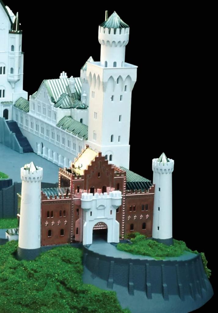 Doyusha 1/220 Scale Western Castle Neuschwanstein Castle Gold Plastic Model NSG Molding Color
