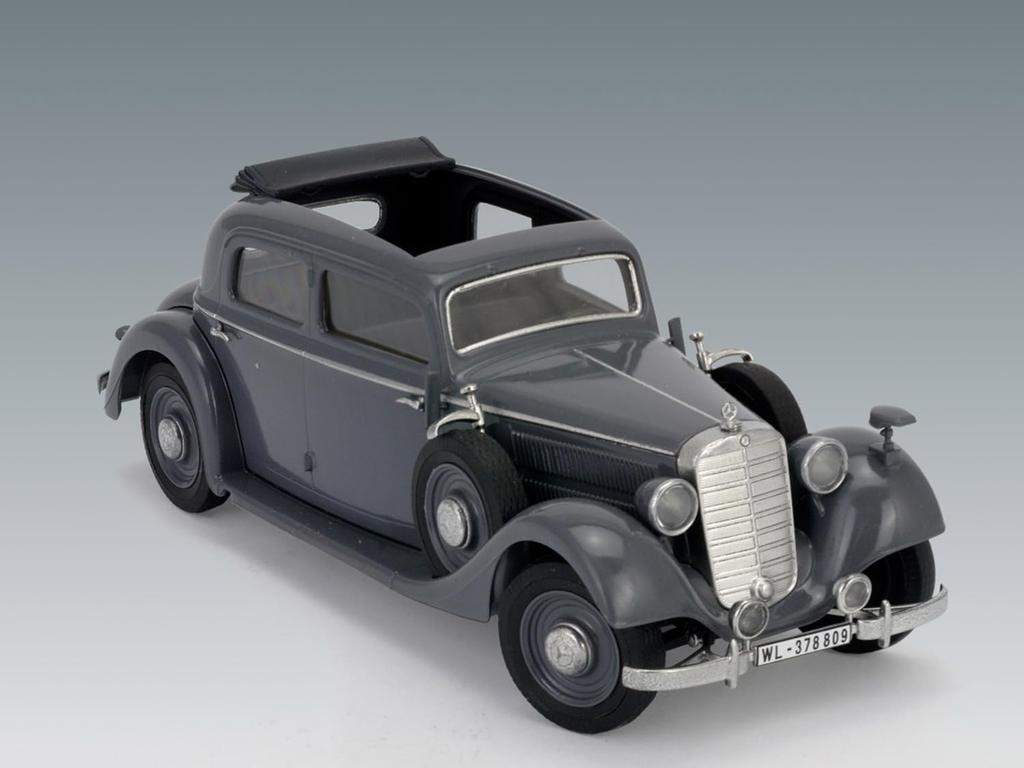 ICM German Typ320 W142 Staff Car Plastic Model 1/35