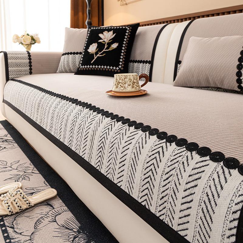 In the summer of 2025, the new sofa cushion is cold and non-slip in summer, and the high-end leather seat cushion cover cloth towel.