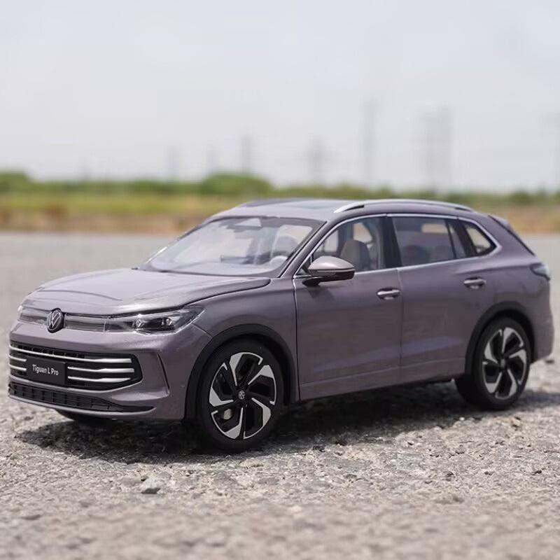 TCFJN1 1:18 2025 VW Tiguan L PRO SUV Alloy Car Model Diecasts Metal Vehicles Car Model High Simulation Collection Kids Gifts Decoration