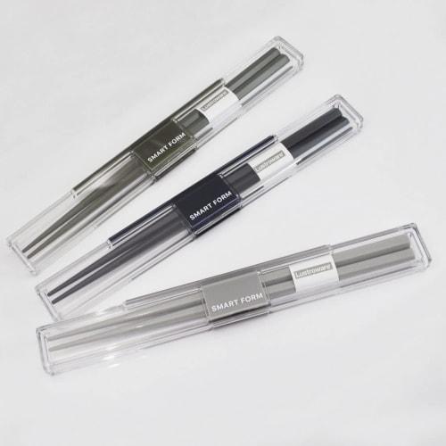 19.5cm chopsticks in a very strong case