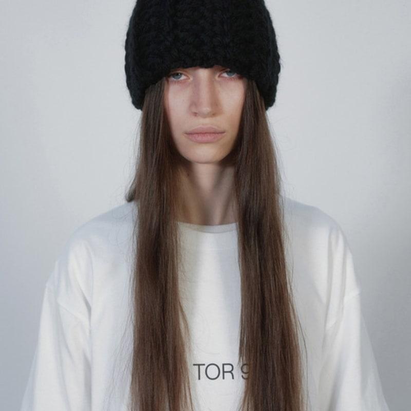 

NOTHINGEVERYTHING HANDMADE CHUNKY BEANIE in BLACK OS