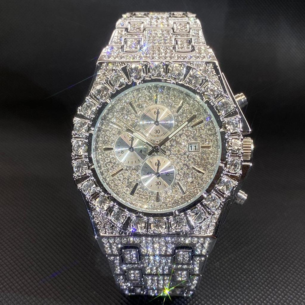 Luxus Volldiamant Goldton Chronograph Herren-Quarz-Uhr Bling Kristall Zifferblatt & Armband mit Datumsanzeige Hip Hop Streetwear Stil