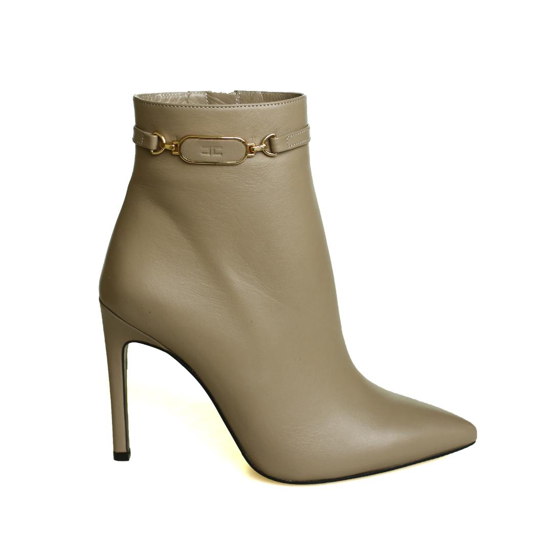 

Женские сапоги из натуральной кожи на высоком каблуке 35