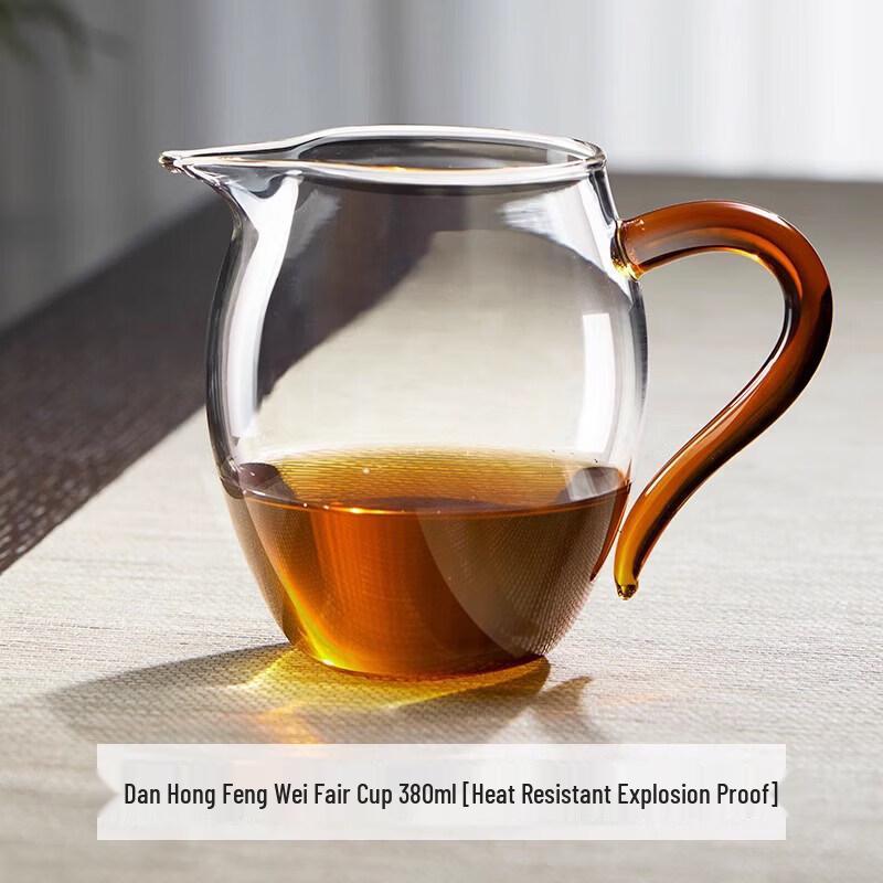 Glass Kung Fu Tea Fairness Pitcher with Strainer