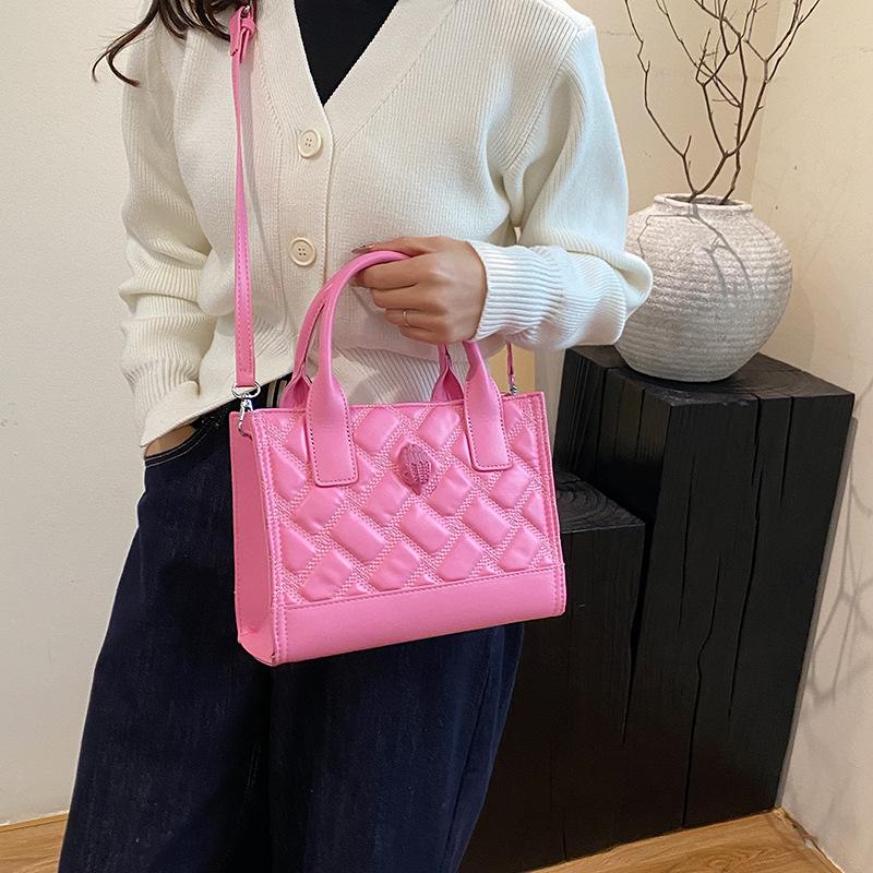 New high-end bag Snakehead embroidery thread killer bag portable shoulder women's bag