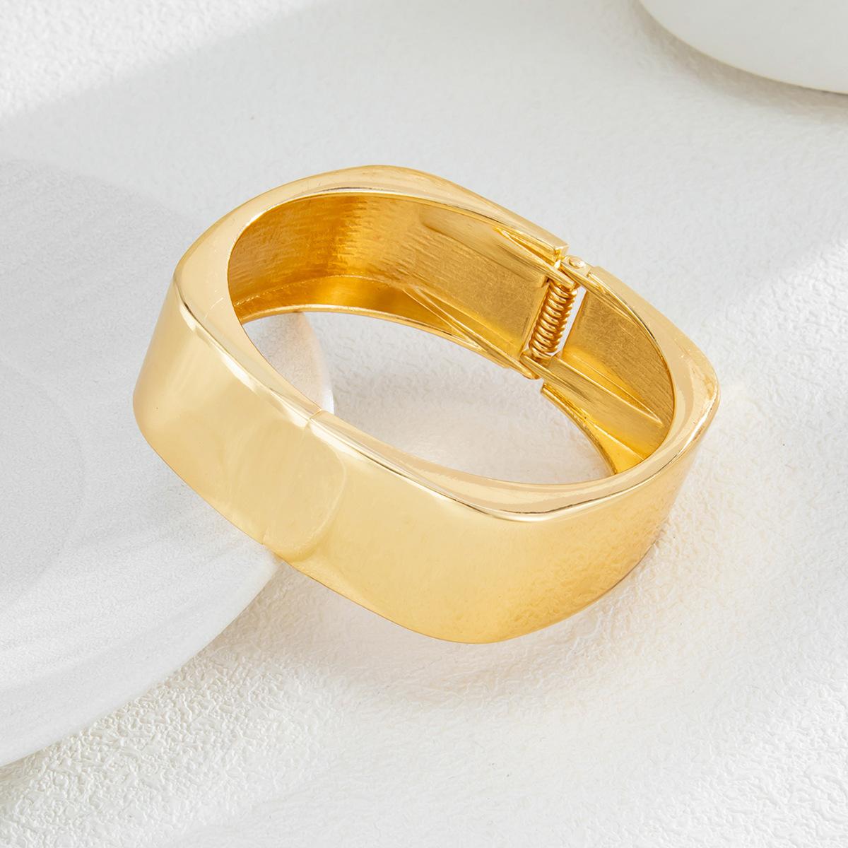 

DIEZI Punk Hip Hop Square Cuff Bangles Fashion Exaggerated Geometric Heavy Metal Chunky Spring Bracelet Bangles For Women Men