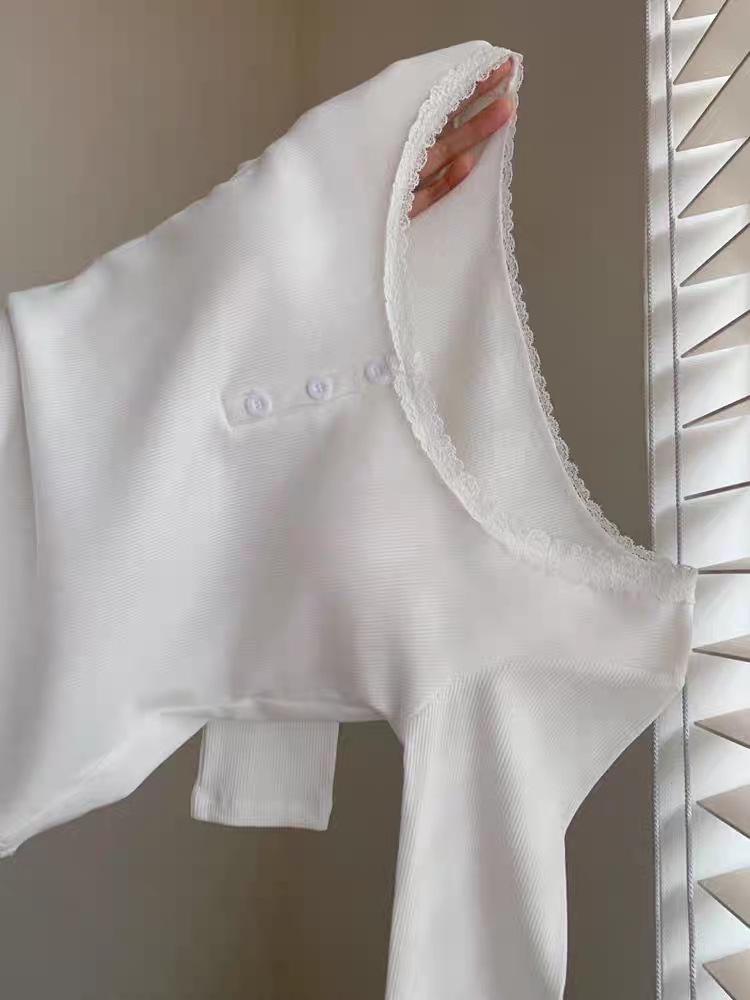 2025 A/W Lace Trim U-Neck Slimming T-Shirt