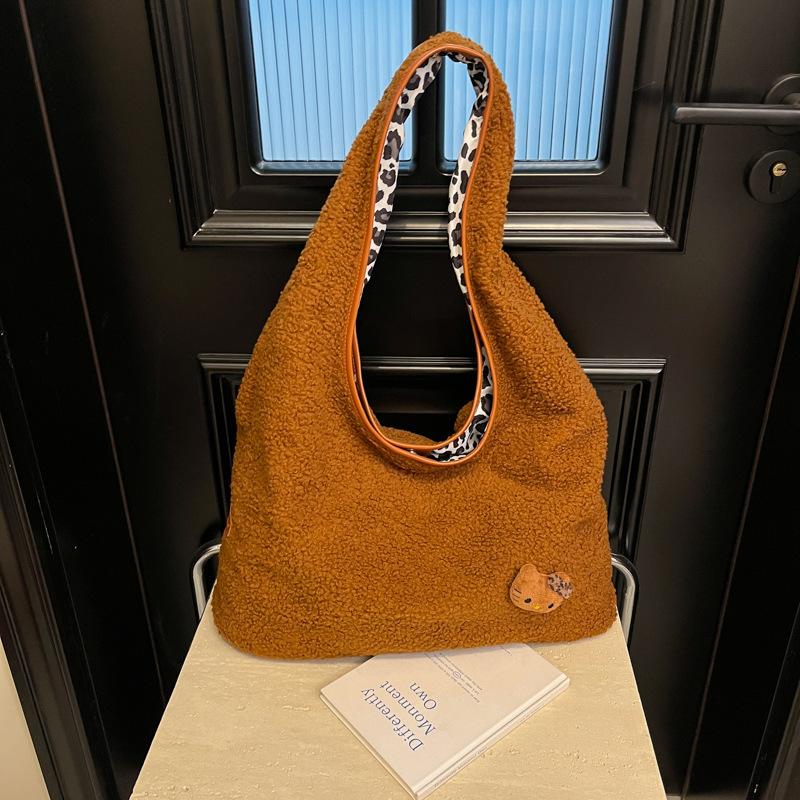 2025 Autumn and Winter New Large-capacity Casual Fashion Messenger Bag Women's Japanese Solid Color Shoulder Bag Niche Tote Bag