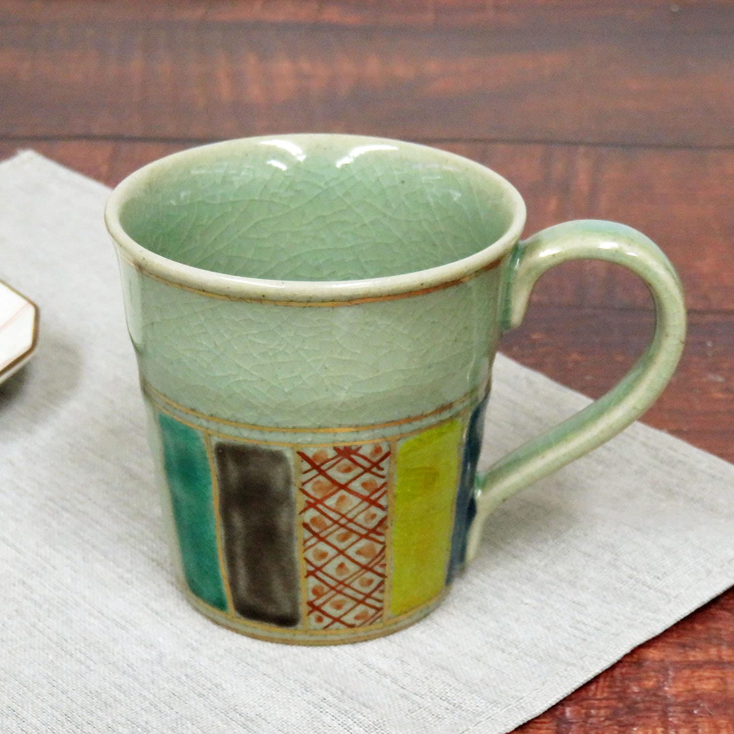 

Stylish Kutani Ware Mug with Paper Balloons from Waza no Kura. Perfect for celebrating 60th, 70th, and 77th birthdays. A perfect gift.