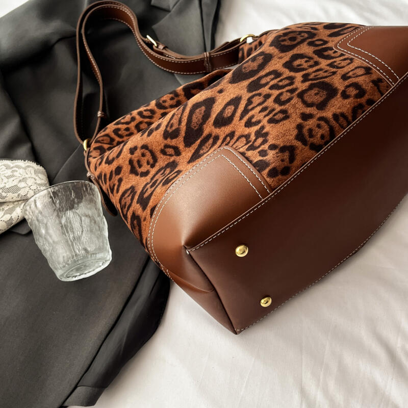 Borsa Hobo con Stampa Leopardo per Donna Borsa a Spalla alla Moda con Tracolla Regolabile e Design in Pelle Morbida