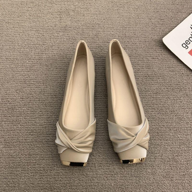 Gentle skirt temperament flat-bottomed wind shoes grandma shoes spring and autumn lady scoop fairy shoes with temperament 40 абрикосовый 2400₽