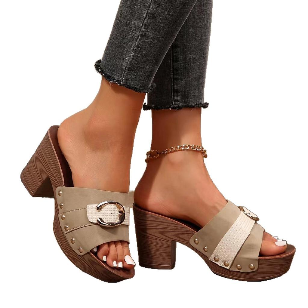 Large size thick heel slippers women's summer 2025 new European and American style rivets one word with sandals women's black