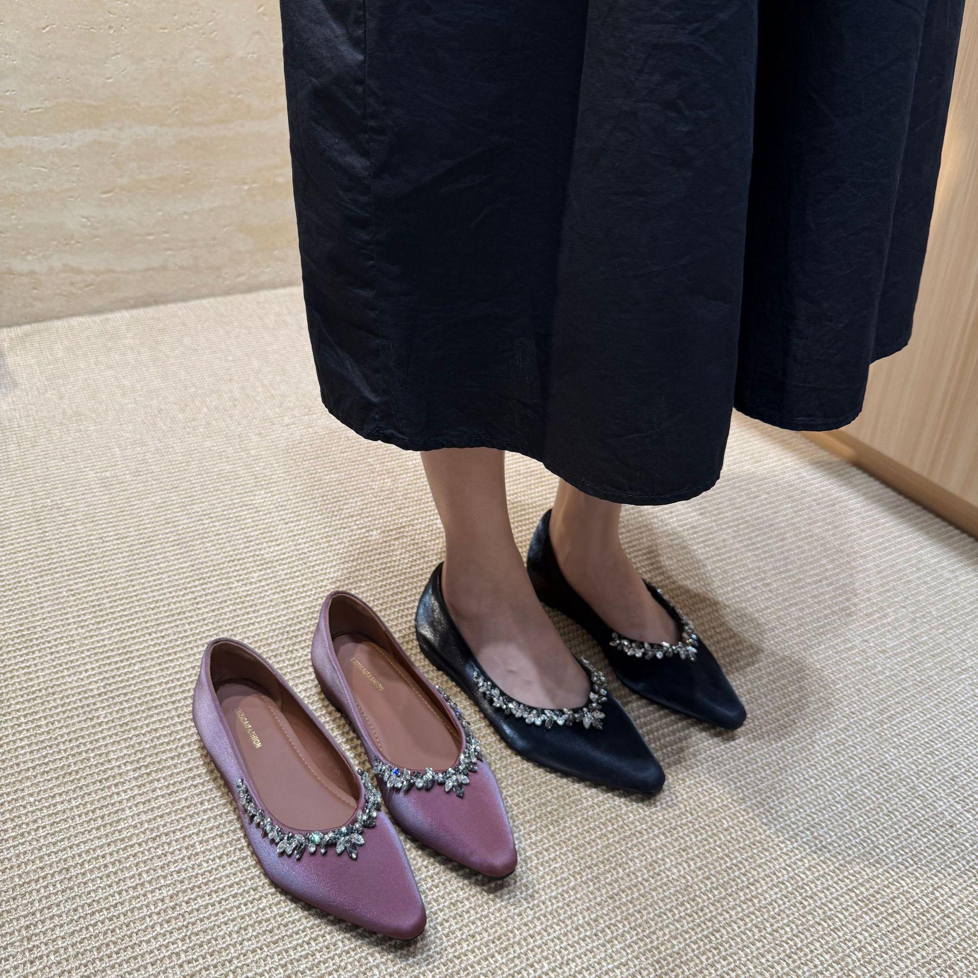 

2025 new small pointed satin rhinestone shallow mouth foot cover versatile satin flat women s shoes 39 фиолетовый