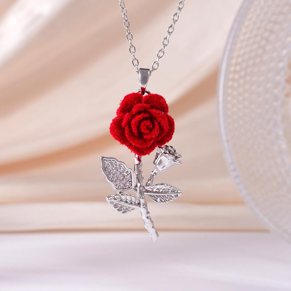 Elegant Red Rose Pendant Necklaces for Women Girl Delicate Rhinestones Flower Copper Chain Necklaces Y2K Jewelry Accessories