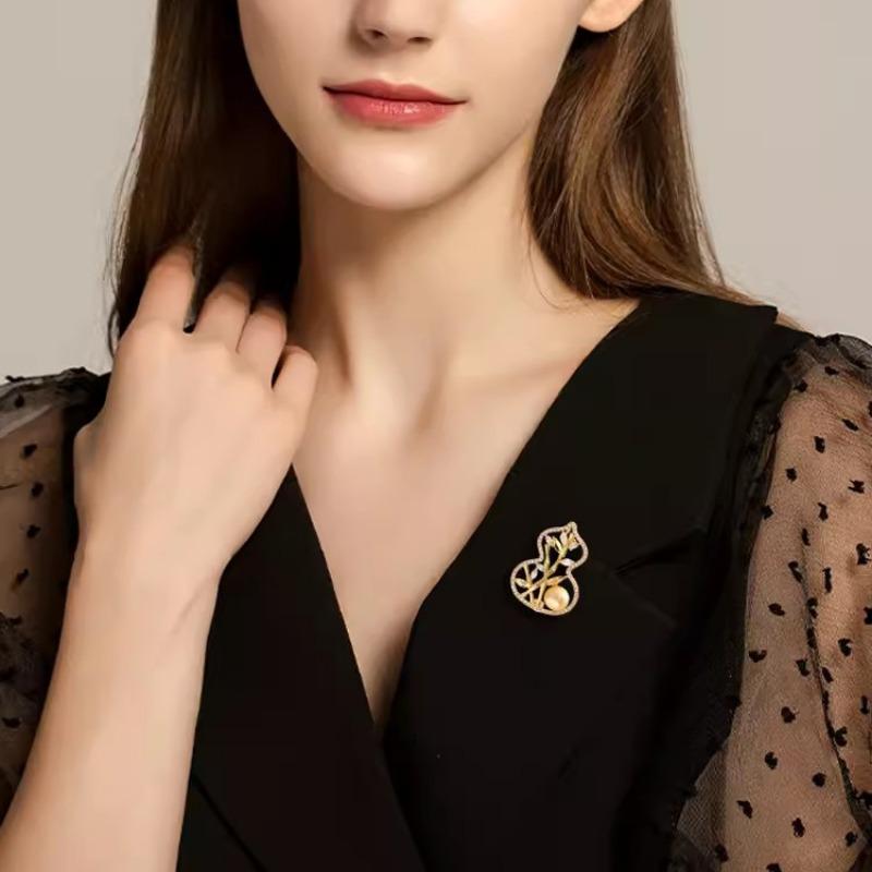 Simple Chinese-style Gourd and Bamboo Leaf Brooch, Versatile for Women's Charm, Pearl Brooch, Unique and Niche Design Sense Brooch