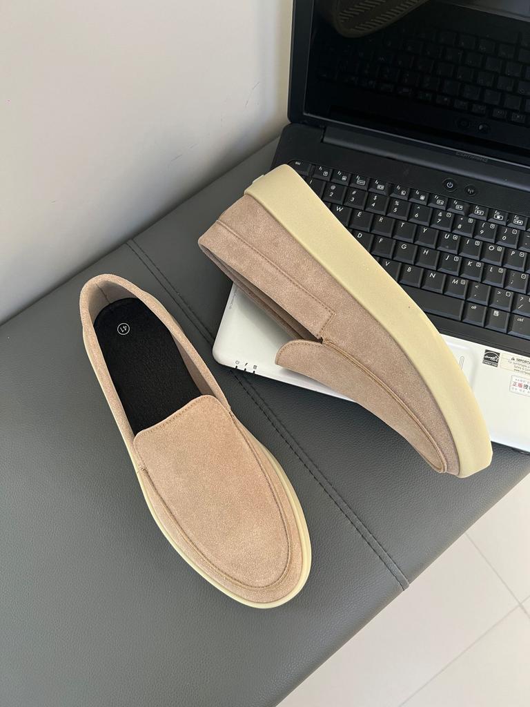 The new velvet beanie shoes are a casual one-piece generation X