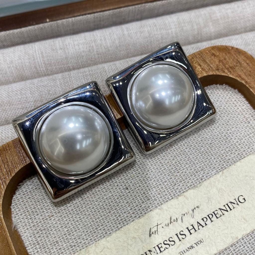 French Retro Exaggerated Geometric Square Earrings Simple And Versatile Temperament Personalized Hip Hop Stud Earrings