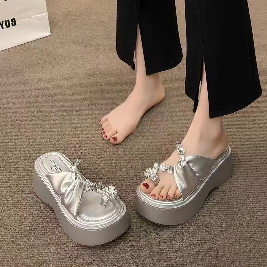 2025 New Fashion Rhinestone Cover Toe with Skirt Sandals Korean Version Fairy Wind Thick Sole Heightening Beach Cool Slippers Woman