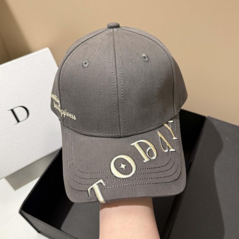 High-Quality Embroidered Baseball Cap Couples Sun Protection Short Brim Adjustable Fashion Hat Outdoor Sports