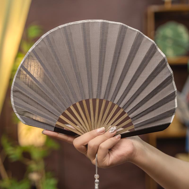 

Vintage Shell-Shaped Folding Fan Chinese Style Portable Hand Fold Fans Retro Cotton-Linen Dance Props Decorative Fan Gifts темно-сірий колір
