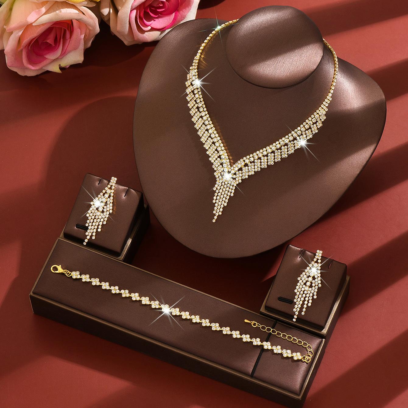 

Sparkling Tassel Drop Earrings Statement Necklace Jewelry Set золотий