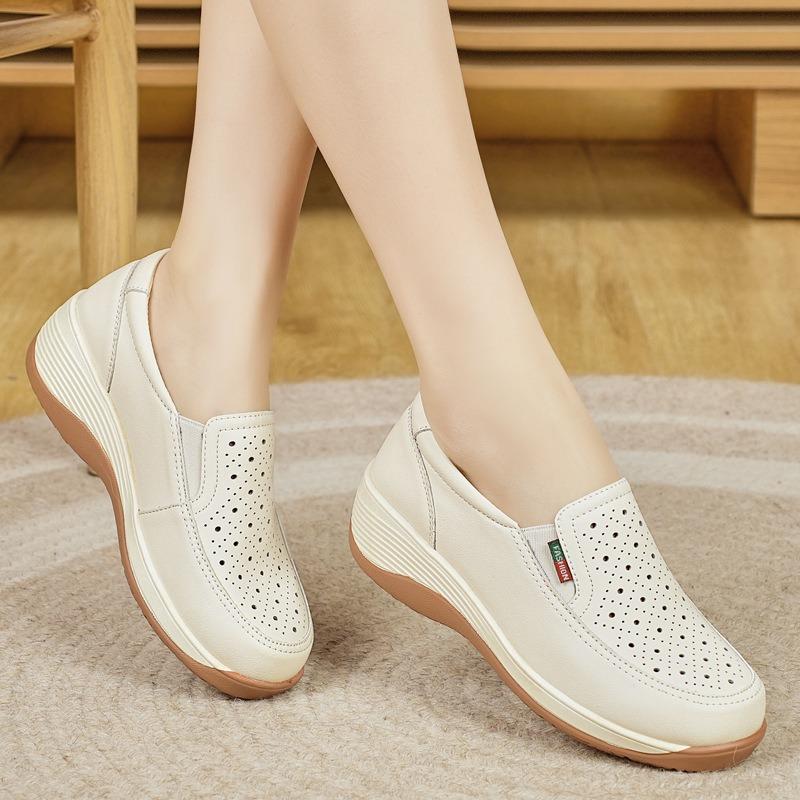Soft-soled women's summer new hollowed-out one-pedal mother shoes, light mouth light muffin shoes women