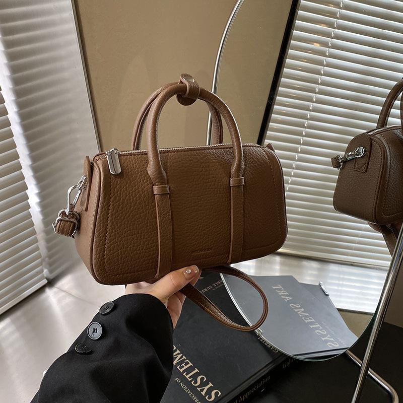 

Korean version of fashion handbag women s bag 2025 new simple small square bag versatile shoulder messenger bag one piece delivery коричневий