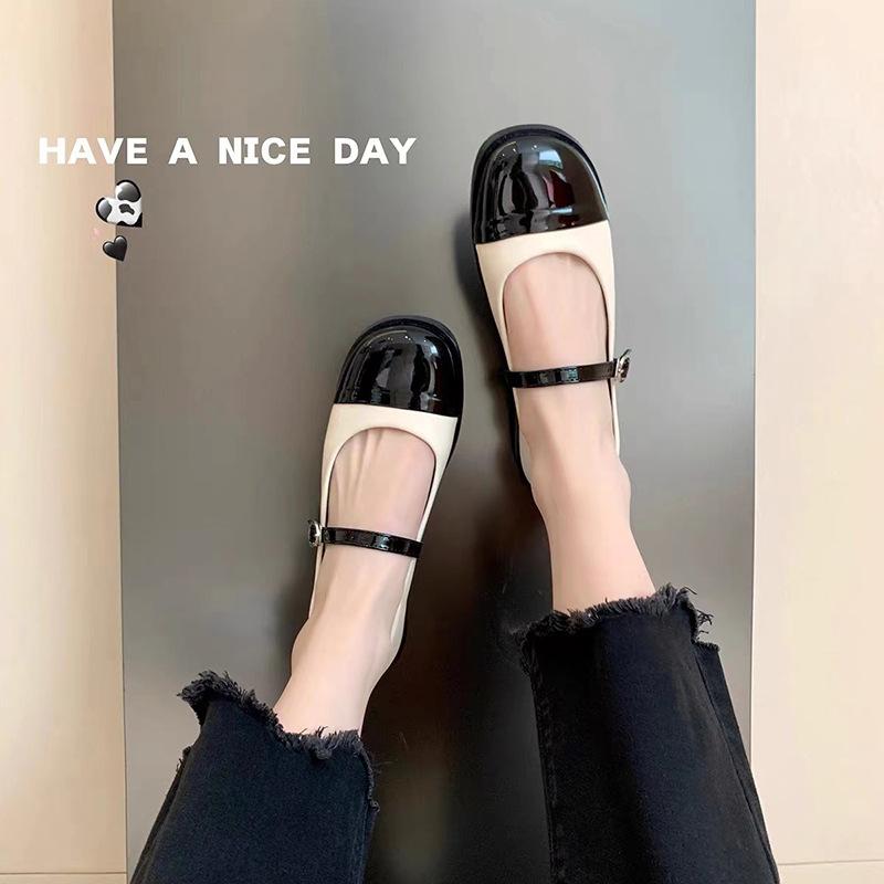 Premium Cowhide Version~ Xiaoxiangfeng One-word Buckle Belt Color Matching Mary Jane Shoes Black and White Square Head Retro Thick Heel Single Shoes