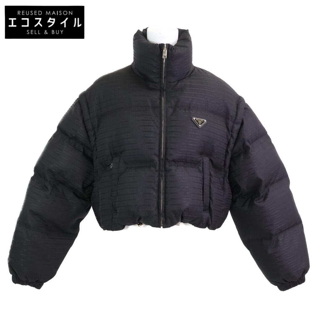 Prada 29Y056 Triangle Logo Plate Re-Nylon Cropped Down Jacket Jacket 40 blackUsed
