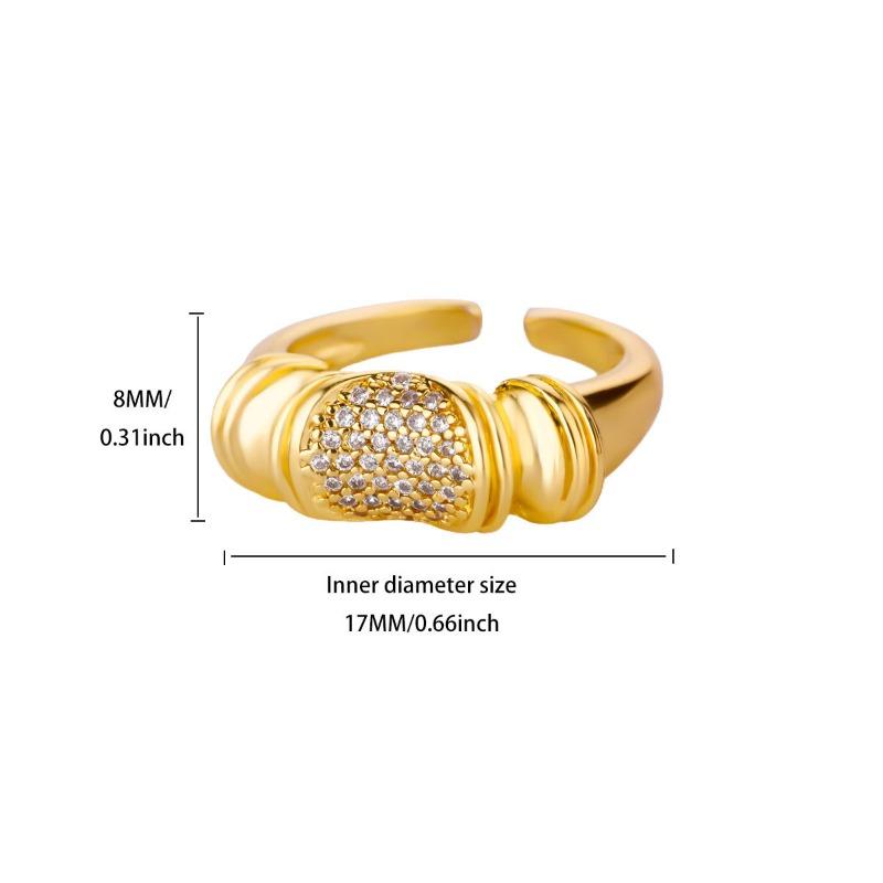 Gold-plated stainless steel ring, female style love full diamond zircon ring, light luxury high-end ring.