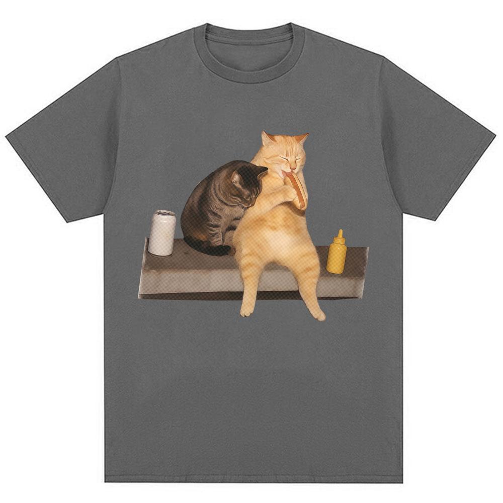 Funny Cat Eating Hot Dog Meme T-shirts Men Women Fashion Vintage Humor T-shirt Oversized Cotton Casual Kawaii T Shirt Streetwear