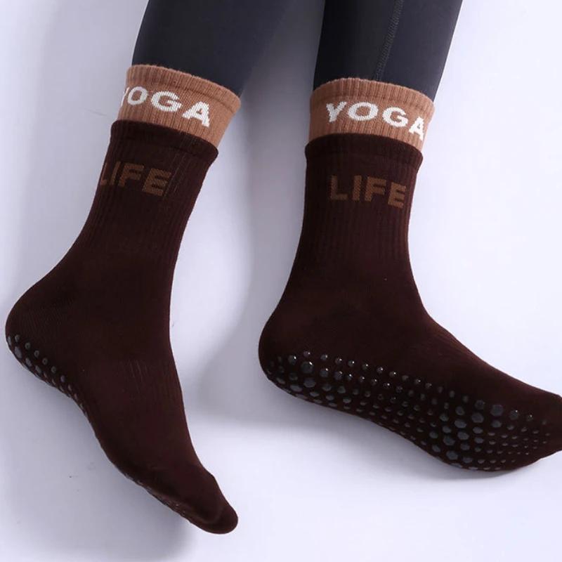 New Colorblocked Mid-calf Professional Non-slip Sports Socks Women Yoga Pilates Socks Indoor Dance Fitness Training Floor Socks