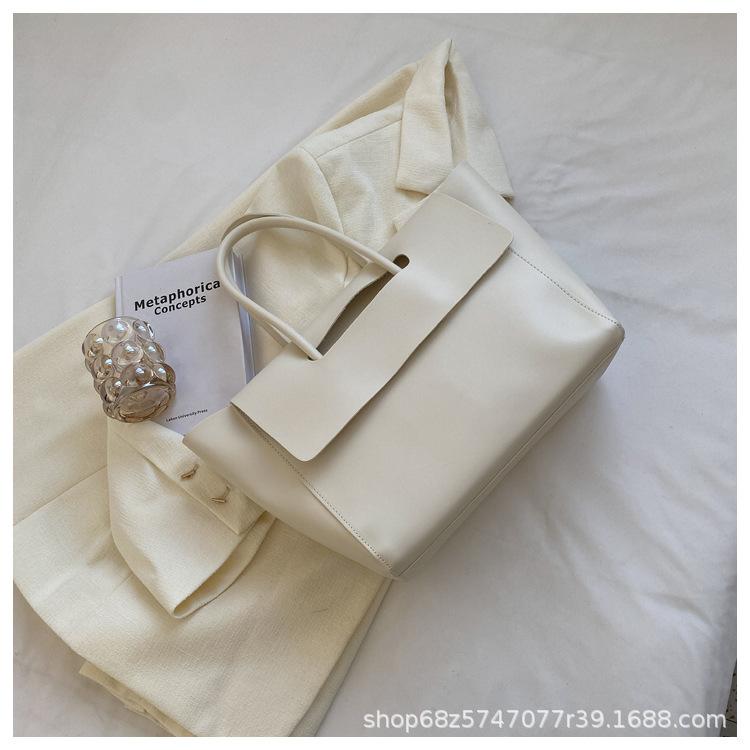 

Retro niche bag women s 2025 new Korean version fashion large capacity shoulder bag simple commuter tote bag белый
