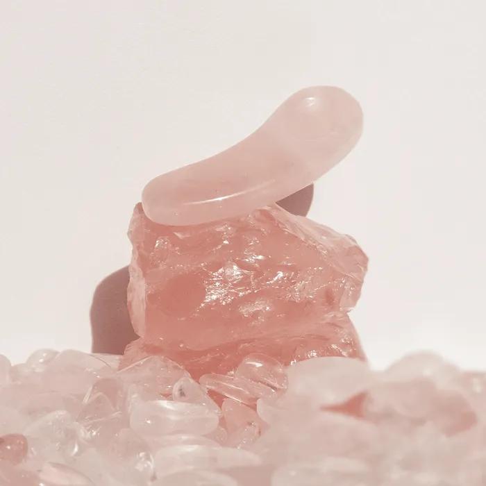 

Натуральный шпатель для крема для глаз из розового кварца