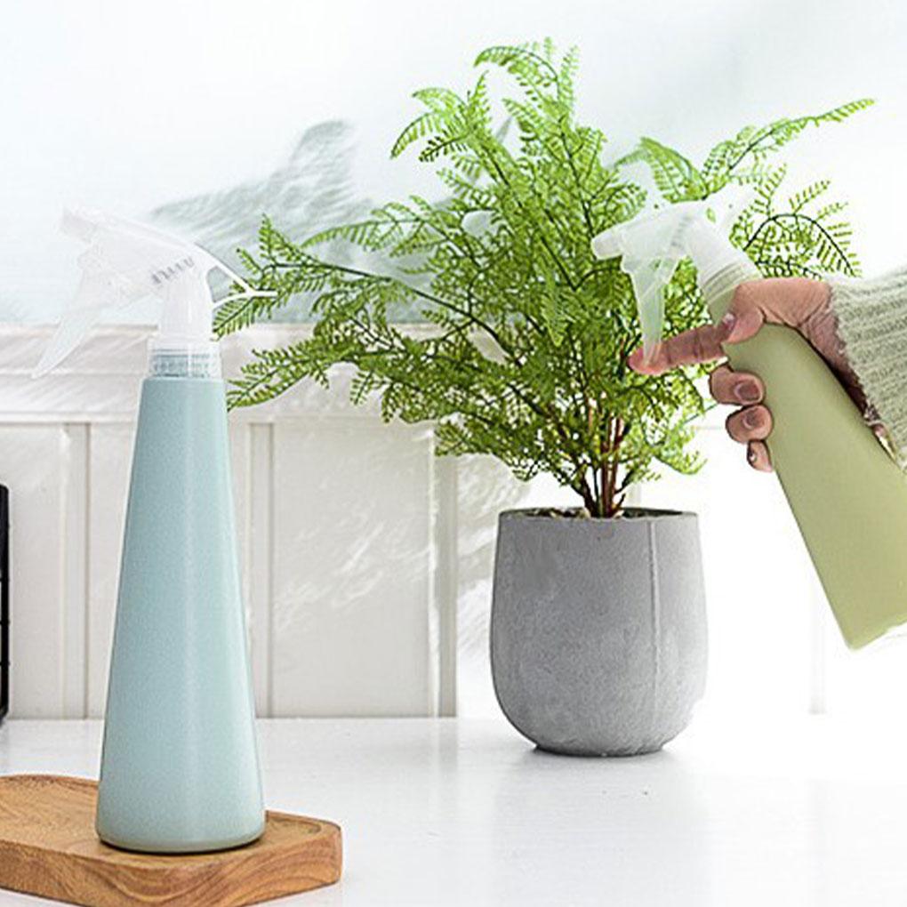 Plastic Lightweight And Portable Water Sprayer Garden Watering And Flower Care Plastic Watering Can