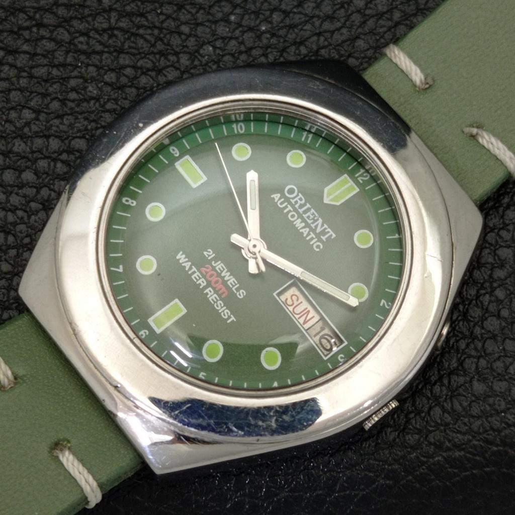 VINTAGE ORIENT AUTOMATIC 46941 JAPAN MENS GREEN COLOR DIAL WATCH A700626-5 R204-a700626