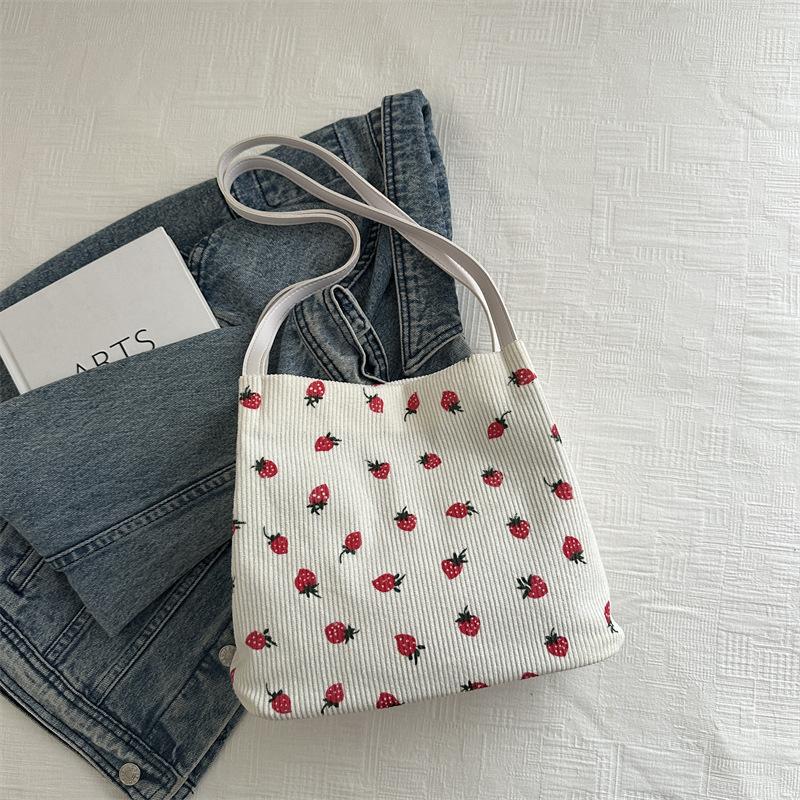 

Сумка большой вместимости женская 2025 лето новая вельветовая с клубничным принтом для выхода в свет универсальная на плечо сумка-тоут для поездок на работу белый