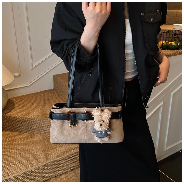 Korean Retro Suede Underarm Bag: Women's Versatile Autumn 2025 Shoulder Handbag for Casual or Work Commutes