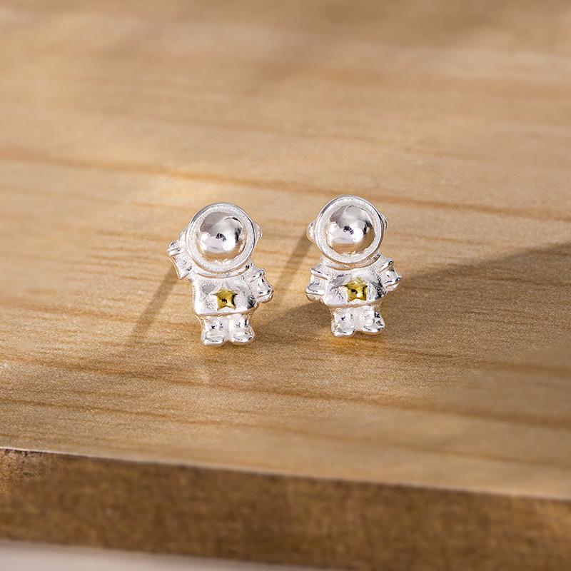 

Banyan Tree 925 Silver Chinese Astronaut Star Earrings - Unique Design for Women, Trendy Ins Style