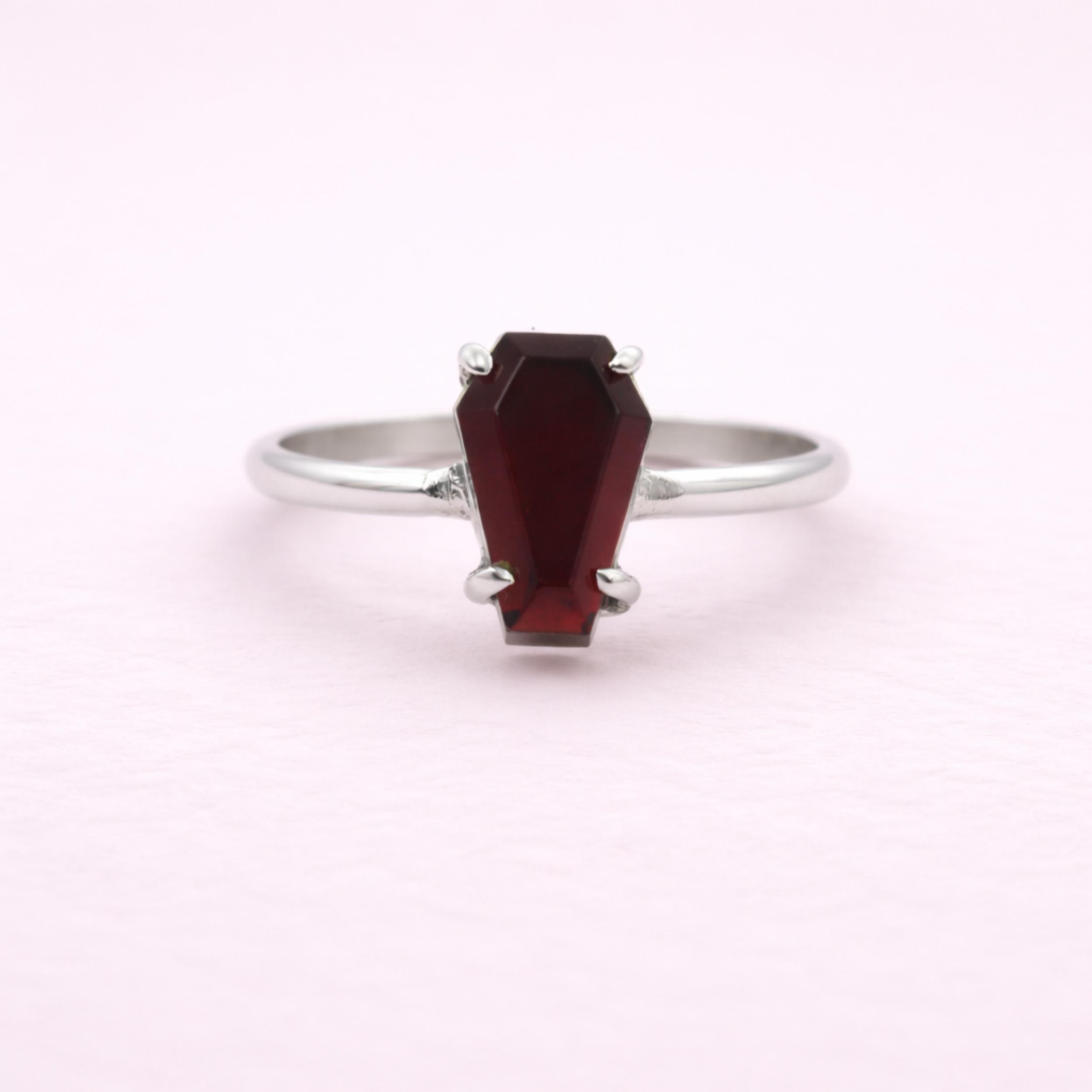 

Garnet Coffin Ring in 925 Sterling Silver, Statement Gemstone Ring for Women, Gothic Boho Handmade Jewelry 4 серебряный