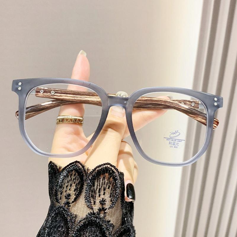 Fashionable Retro Oversized Frames Anti-Blue Light Custom Glasses Trendy Woodgrain High-Definition Prescription Eyewear Unisex