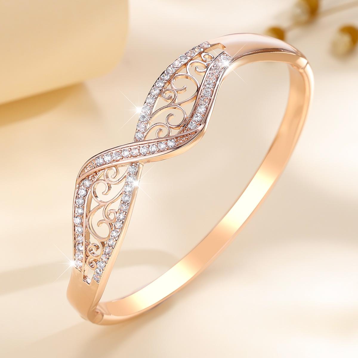 Korean Style New Fashion Hollow Stone Women s Simple and High-end Bracelet 17CM