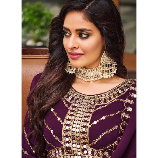 

Недавно разработанный и настоятельно рекомендуемый комплект брюк для женщин, который можно носить в повседневные дни.