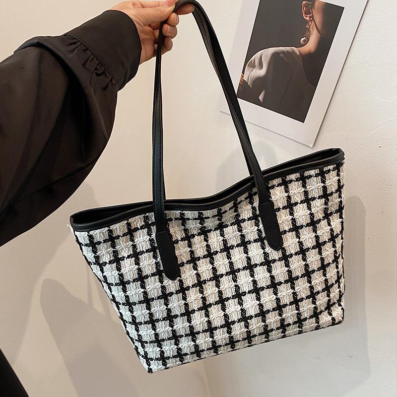 Large Capacity Plaid Bag Women's 2025 New Fashion Striped Fashion Handbag Foreign Style Versatile Shoulder Tote Bag