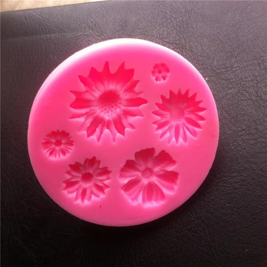 1 Pcs 3D Daisy Flower Silicone Mold DIY Fondant Cake Chocolate Candy Ice Pastry Mould Multi-use Handmade Craft Making Tool