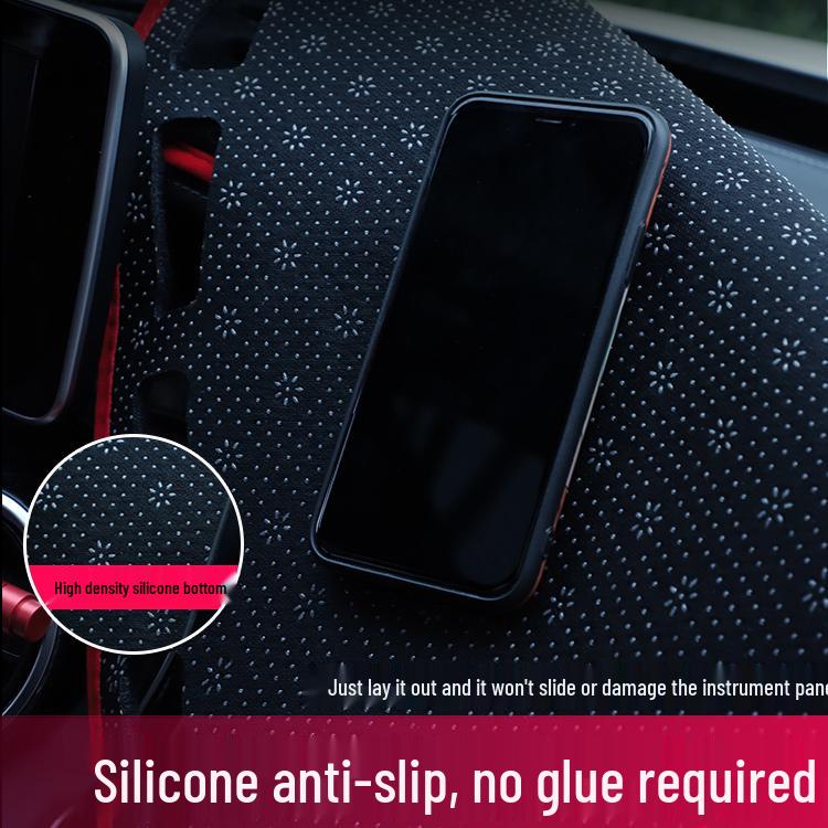 2023 Roewe i5 Anti-glare Dashboard Sunshade Heat Insulation Pad for Center Console