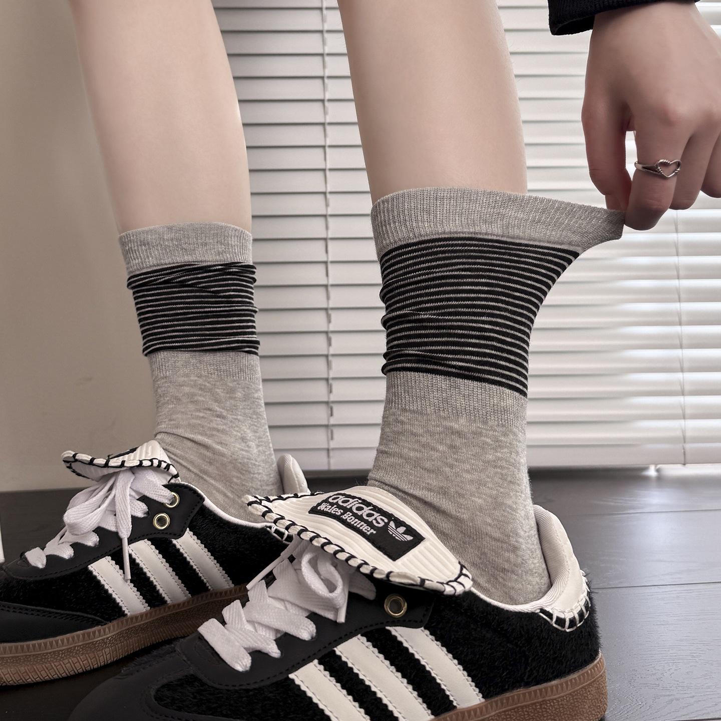 Весеннее прибытие: Женские хлопковые бесшовные носки в корейском стиле, черно-белые в полоску, до середины икры One Size светло-серый