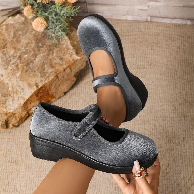 Fashion Women Heeled Shoes 2025 Trend New Fashion Summer Loafers Casual Sport Sandals Brand Women Sneakers Walking Zapatillas De Mujer