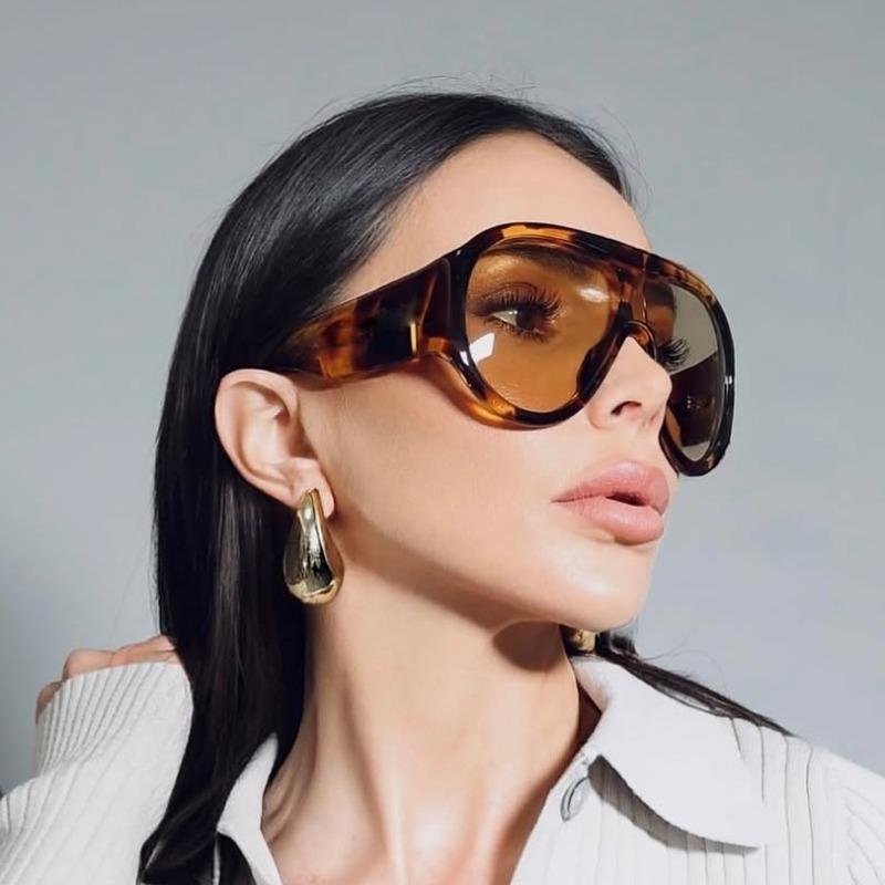 2026 New One-Piece Lens Oversized Sunglasses Fashion Trendy Style UV400 for Music Festivals Streetwear Unisex Retro Design